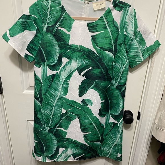 Fun palm print dress! Lined and size large. Worn once! - Picture 1 of 6